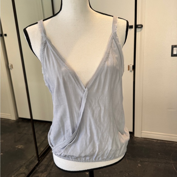 NWOT Jen’s Pirate Booty Gray Distressed Hem Low Back Tank Top M - Picture 1 of 7